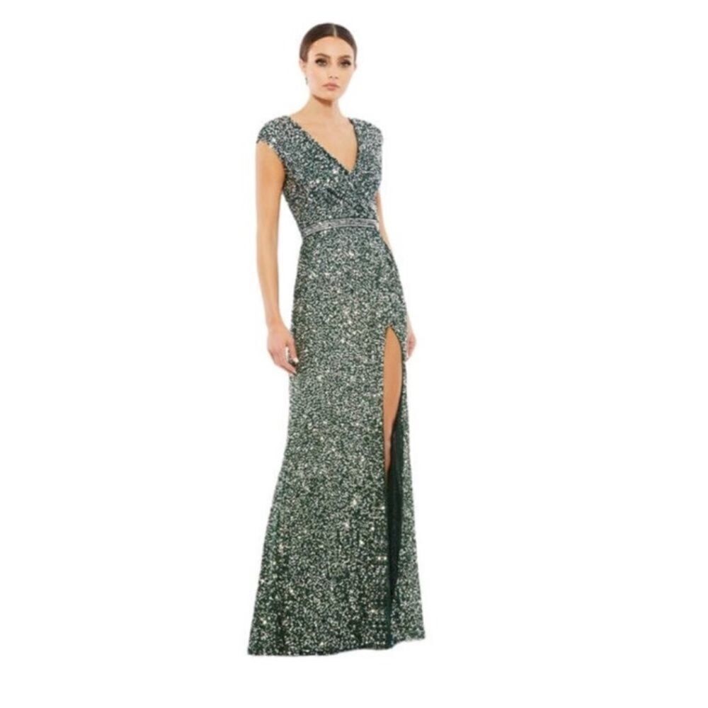 Mac Duggal CAP SLEEVE SEQUINED HIGH SLIT GOWN Frog green size 6 NWT